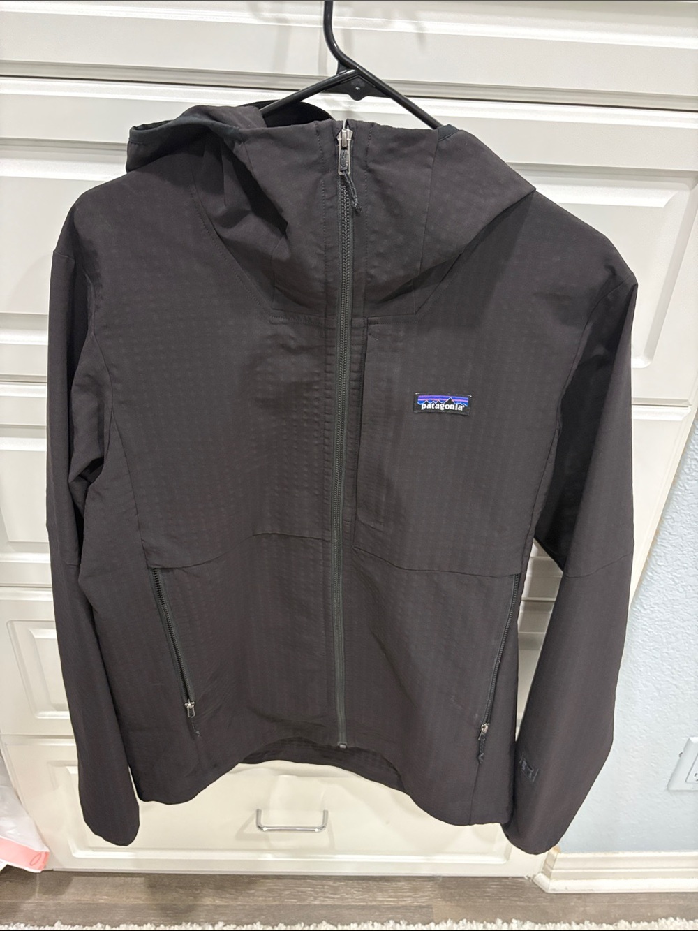Patagonia R1 tech hoodie men's Black Hooded Utility Jacket - Picture 1 of 2